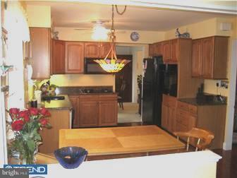 16 Midwood Road Marlton, NJ 08053 - Photo 2 of 11 Kitchen