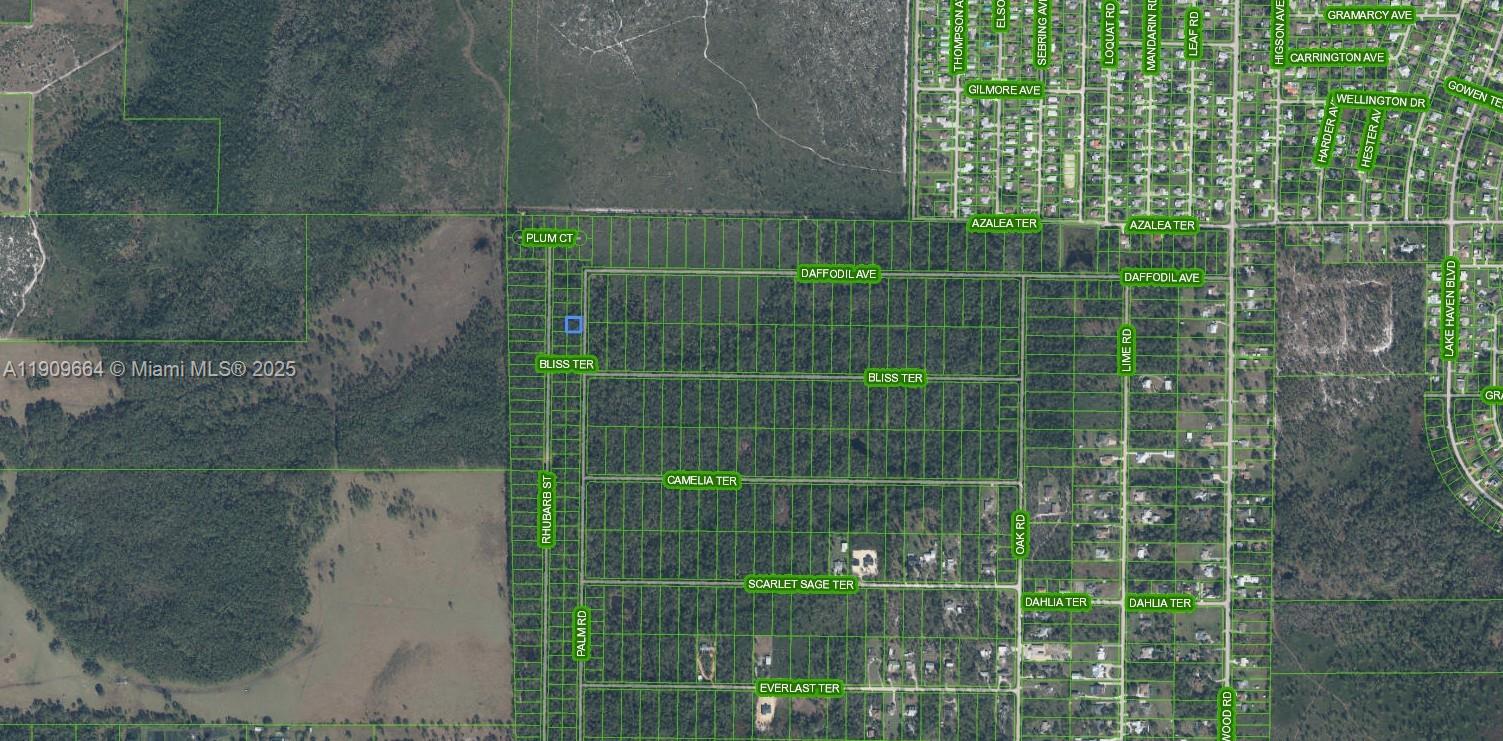 4817 Palm Road Sebring, FL 33875 - Photo 3 of 3 a bathroom with a shower