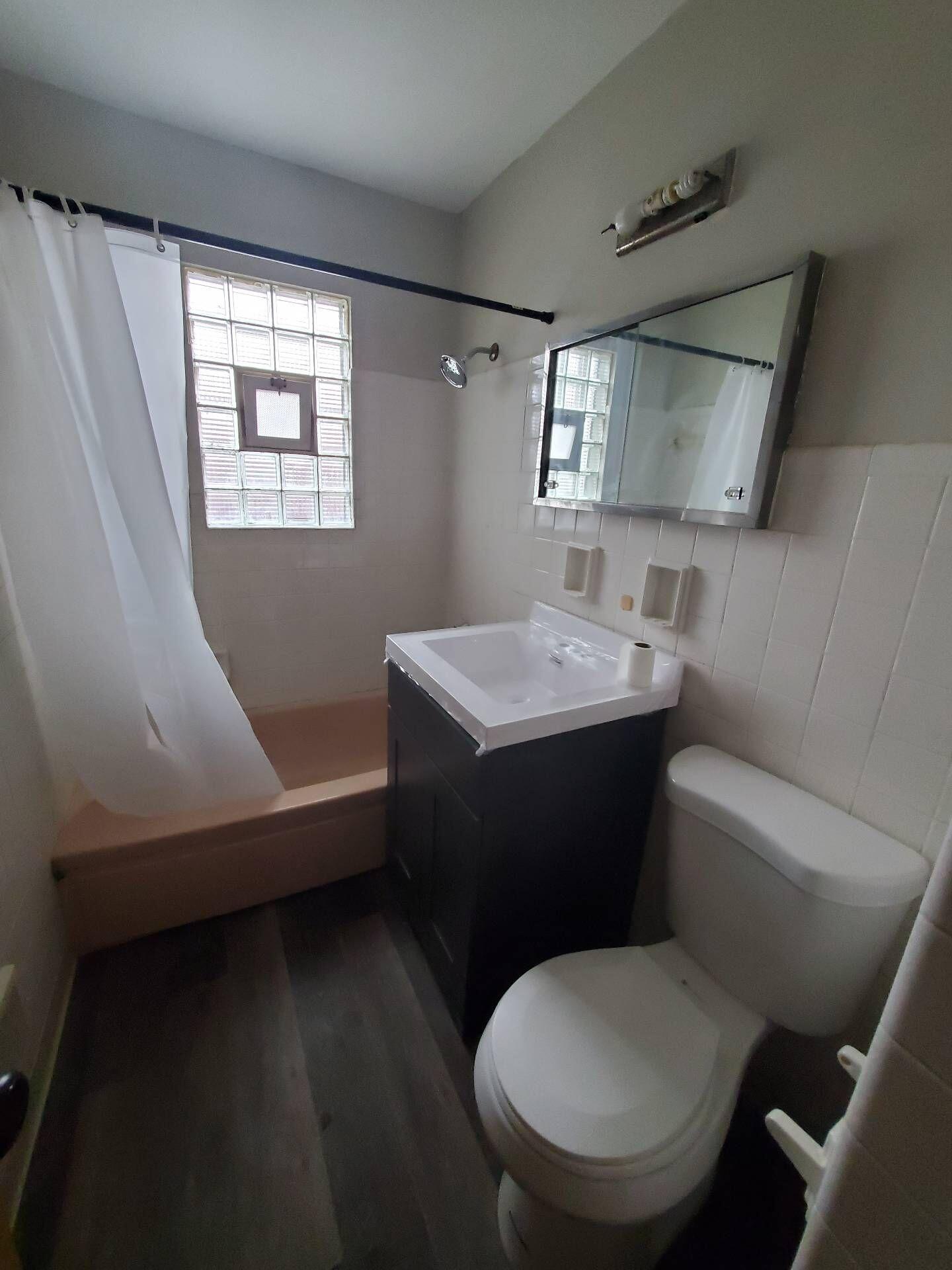 4052 North 85th Street, Unit LOWR Milwaukee, WI 53222 - Photo 6 of 14 Nanette Behrens Berkshire Hathaway