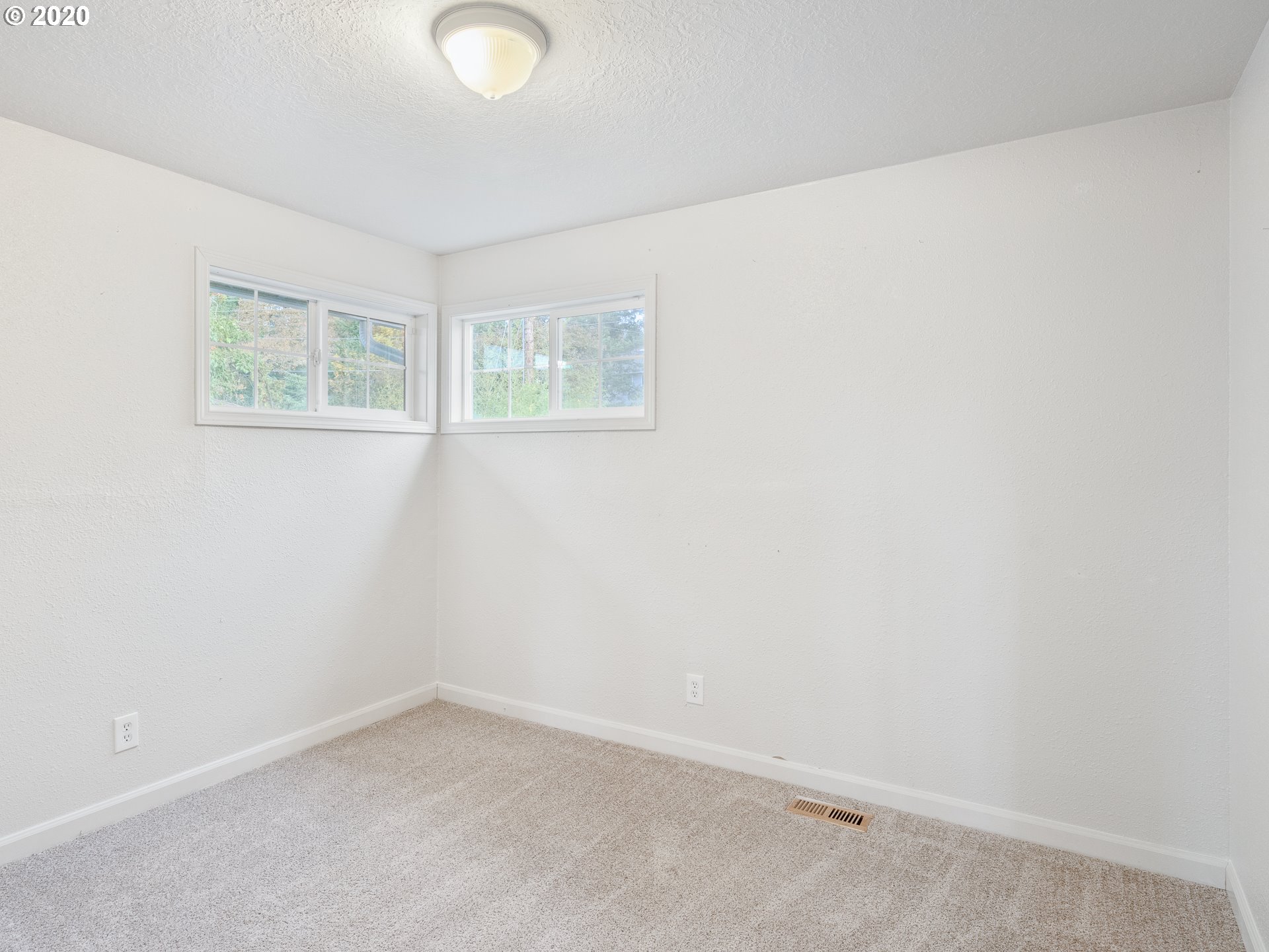 17809 Oatfield Road Gladstone, OR 97027 - Photo 11 of 30 Gallery Image 11