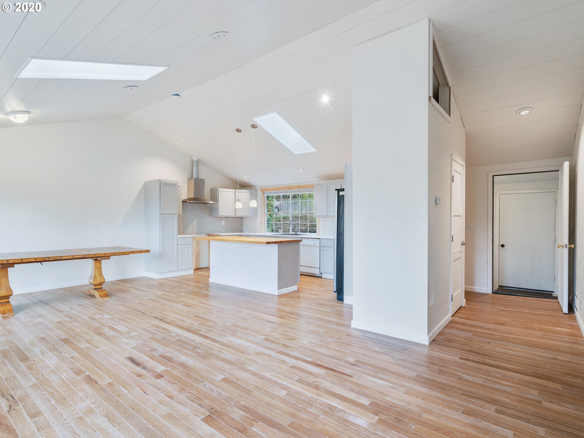 17809 Oatfield Road Gladstone, OR 97027 - Photo 5 of 30 Gallery Image 5