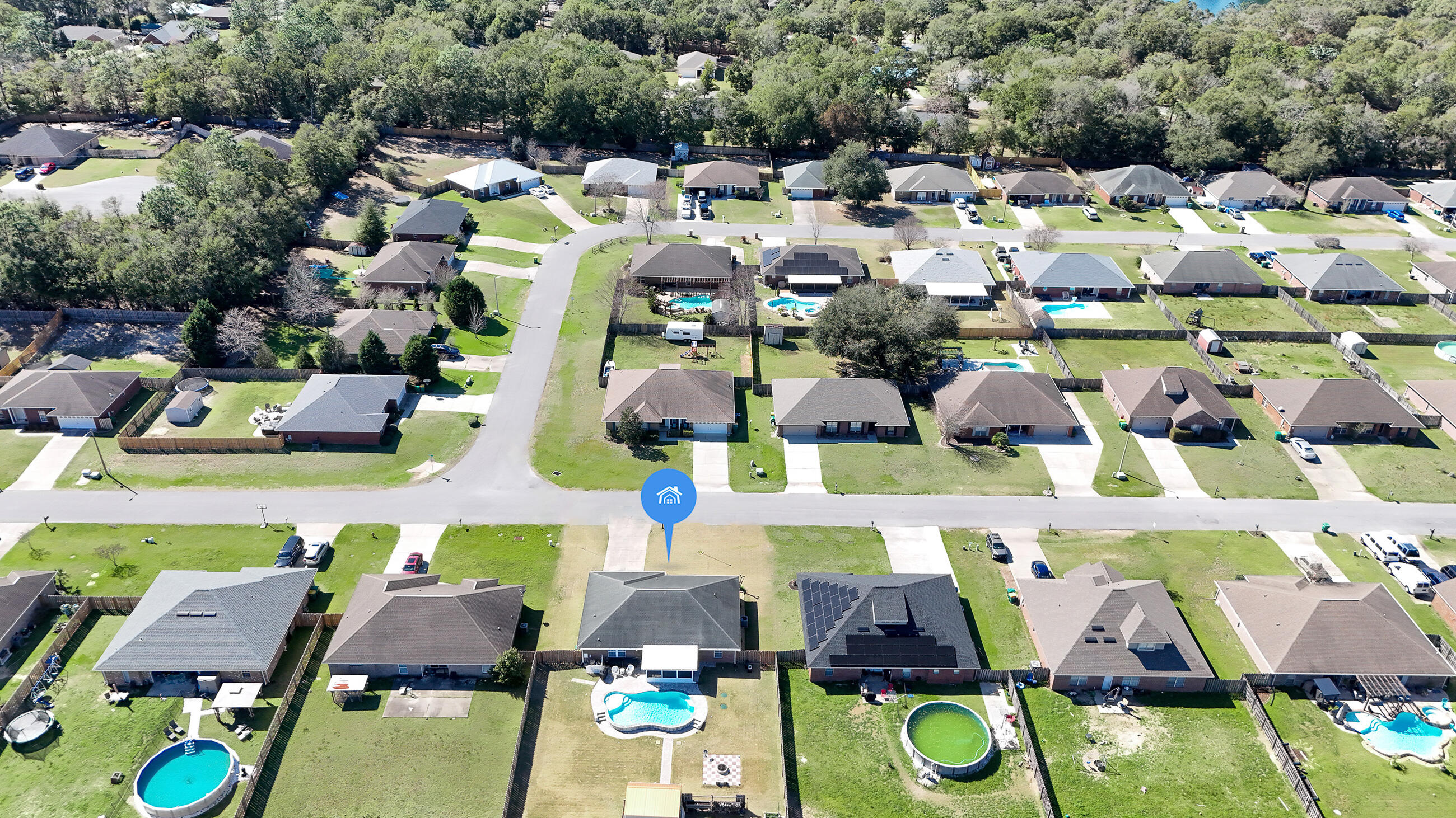 5227 Moore Loop Crestview, FL 32536 - Photo 39 of 43 a picture of a table and chairs in the patio