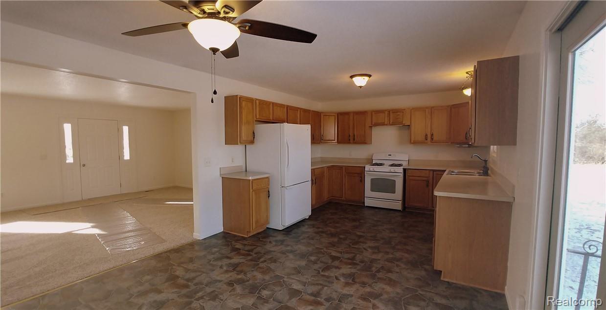 886 Chase Lake Road Howell, MI 48855 - Photo 8 of 52 3. Large Kitchen-Dining Combination