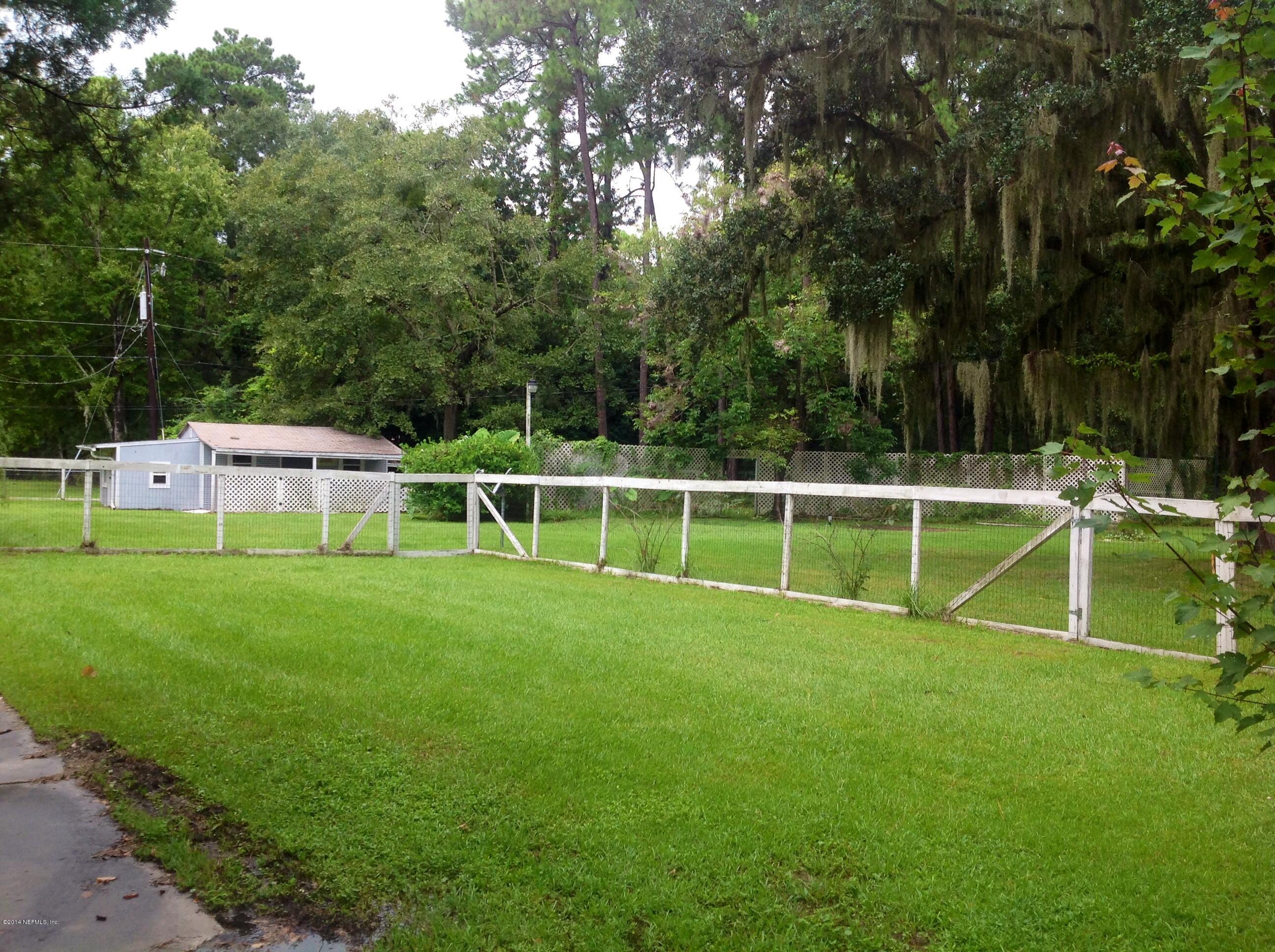 3451 Capper Road Jacksonville, FL 32218 - Photo 38 of 40 Side yard