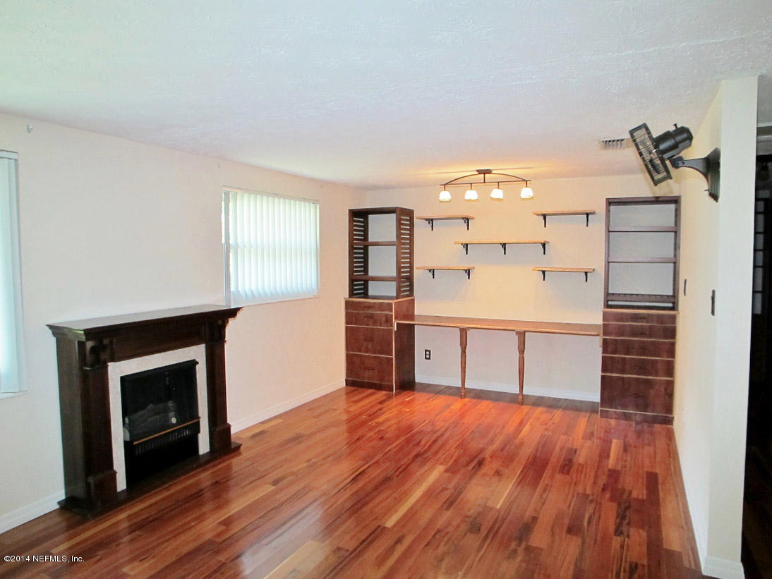 3451 Capper Road Jacksonville, FL 32218 - Photo 10 of 40 Living Room