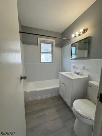 $1,650 | 120 West 3rd Avenue, Unit 18, Roselle, NJ 07203