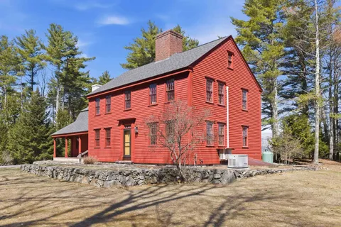 $899,000 | 29 Kona Farm Road, Moultonborough, NH 03254