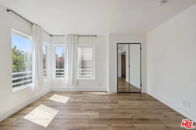 $1,350,000 | 1160 Granville Avenue, Unit 104, Los Angeles, CA 90049