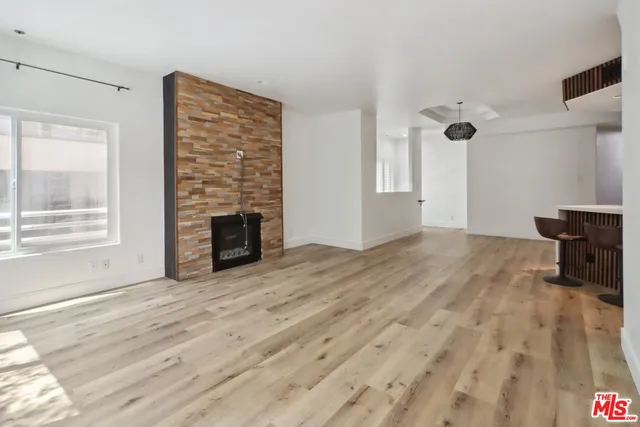 $1,350,000 | 1160 Granville Avenue, Unit 104, Los Angeles, CA 90049