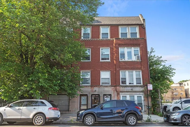 $1,075 | 1635 West Morse Avenue, Unit 210, Chicago, IL 60626