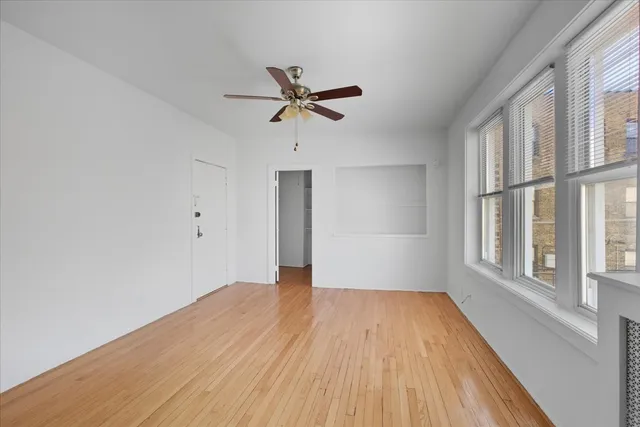 $1,075 | 1635 West Morse Avenue, Unit 210, Chicago, IL 60626