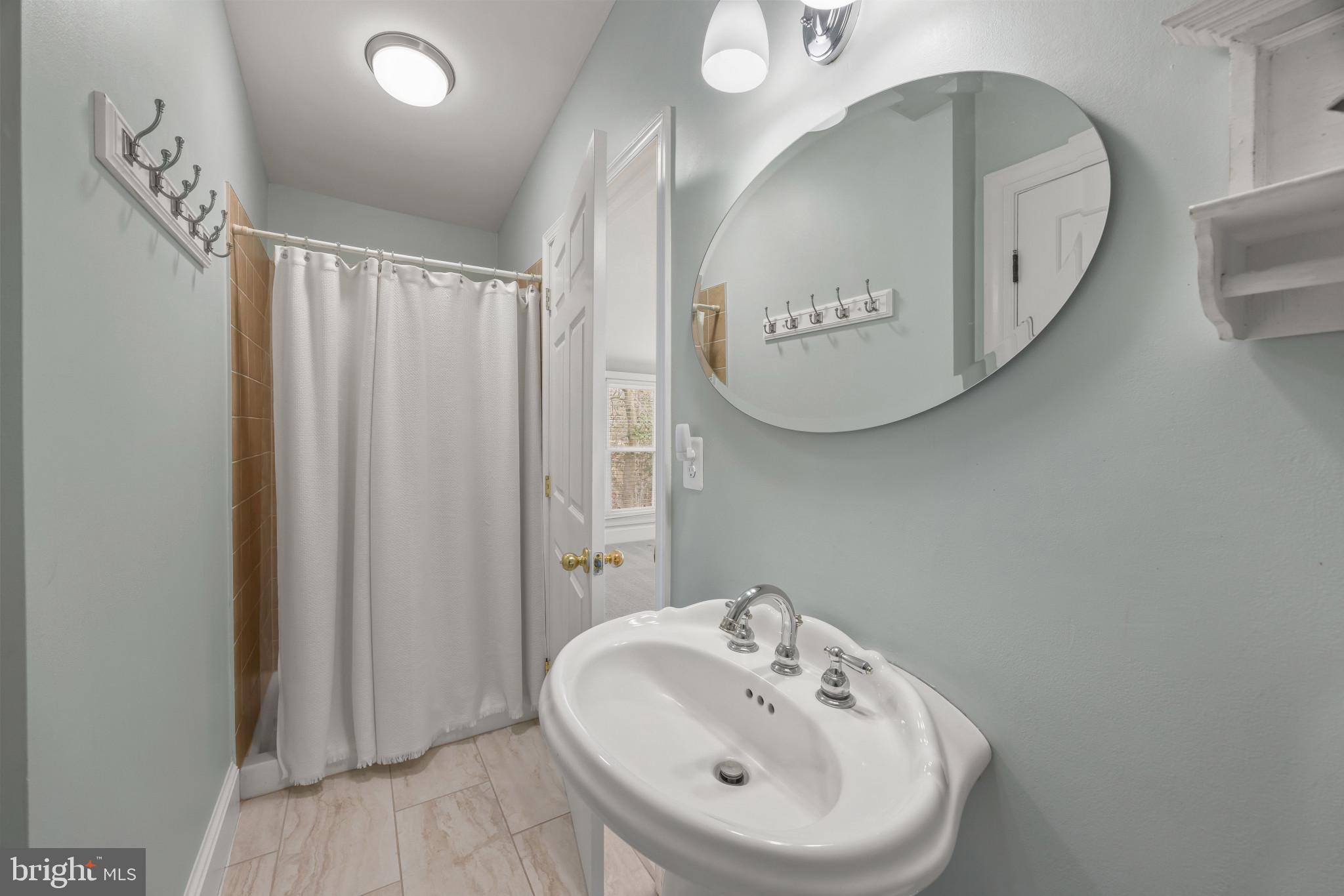 3484 Olympia Road Davidsonville, MD 21035 - Photo 19 of 43 Ensuite bath