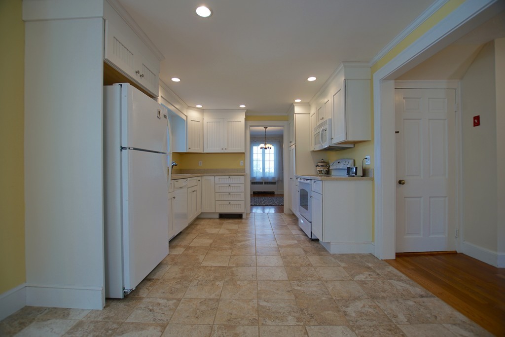 11 Puritan Road Danvers, MA 01923 - Photo 8 of 26 Gallery Image 8