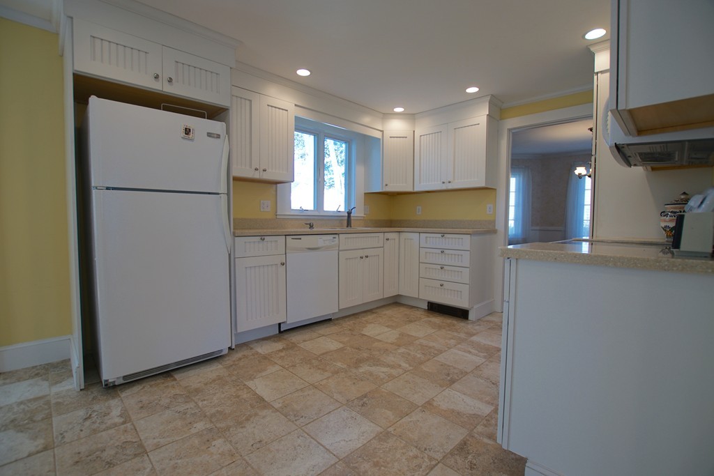 11 Puritan Road Danvers, MA 01923 - Photo 9 of 26 Gallery Image 9