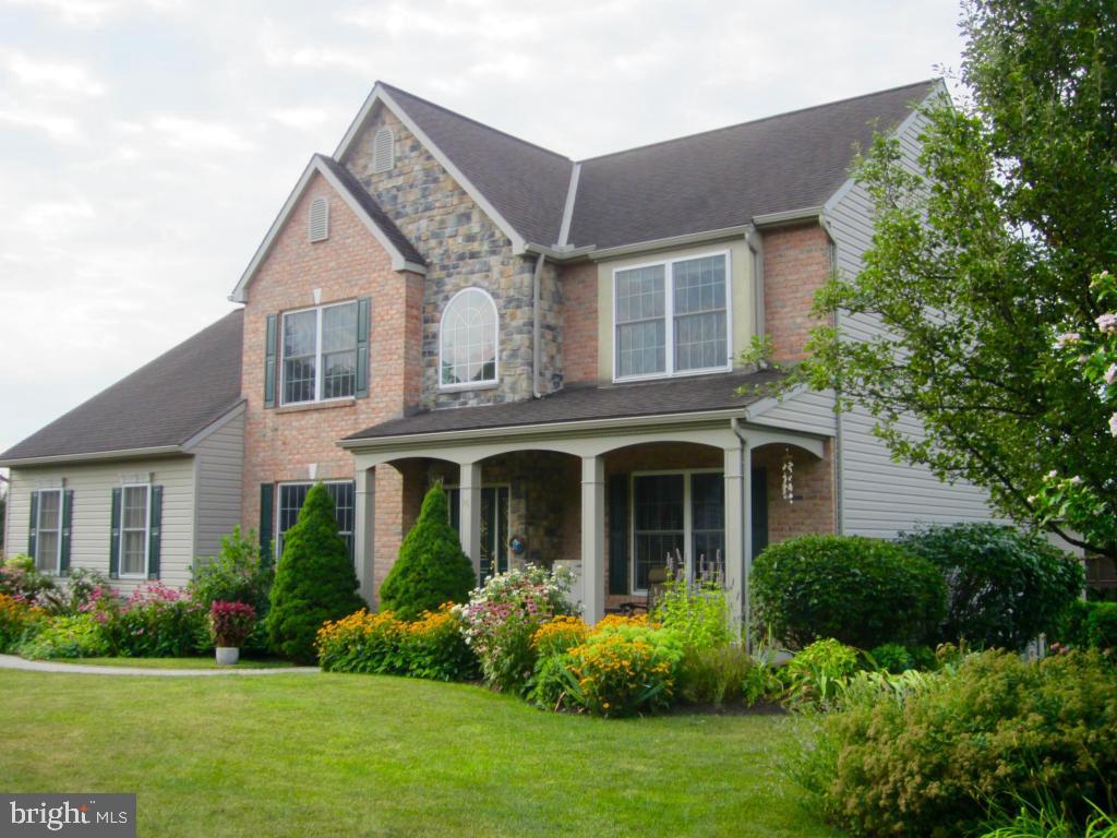 16 Windsor Lane Lititz, PA 17543 - Photo 1 of 32