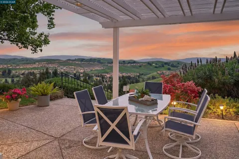 $2,798,800 | 3643 Country Club Terrace, Danville, CA 94506