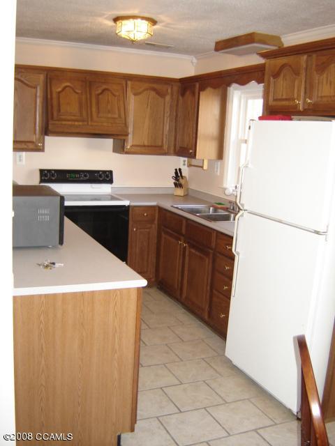 435 Nine Foot Road Newport, NC 28570 - Photo 3 of 9 Kitchen
