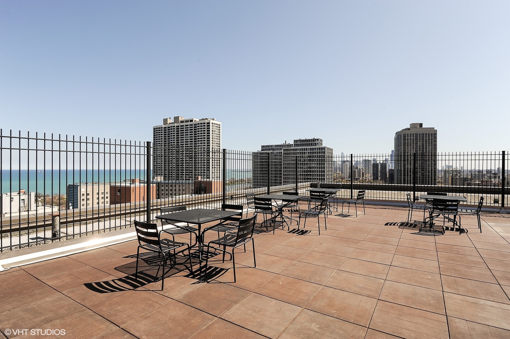 2930 North Sheridan Road, Unit 1611 Chicago, IL 60657 - Photo 17 of 18 a view of roof with sitting area