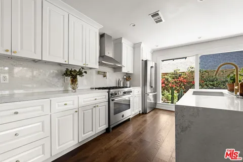 $1,695,000 | 2248 South Hobart Boulevard, Los Angeles, CA 90018