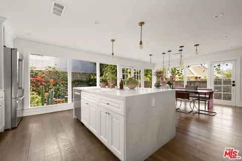 $1,695,000 | 2248 South Hobart Boulevard, Los Angeles, CA 90018