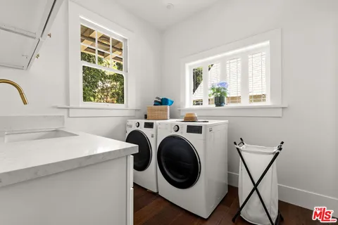 $1,695,000 | 2248 South Hobart Boulevard, Los Angeles, CA 90018