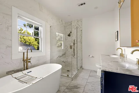 $1,695,000 | 2248 South Hobart Boulevard, Los Angeles, CA 90018