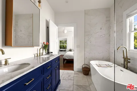 $1,695,000 | 2248 South Hobart Boulevard, Los Angeles, CA 90018