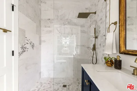 $1,695,000 | 2248 South Hobart Boulevard, Los Angeles, CA 90018