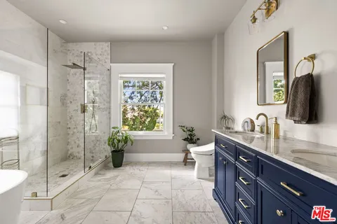 $1,695,000 | 2248 South Hobart Boulevard, Los Angeles, CA 90018