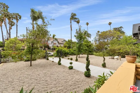 $1,695,000 | 2248 South Hobart Boulevard, Los Angeles, CA 90018