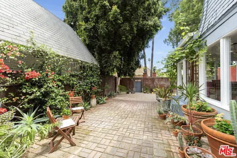 $1,695,000 | 2248 South Hobart Boulevard, Los Angeles, CA 90018