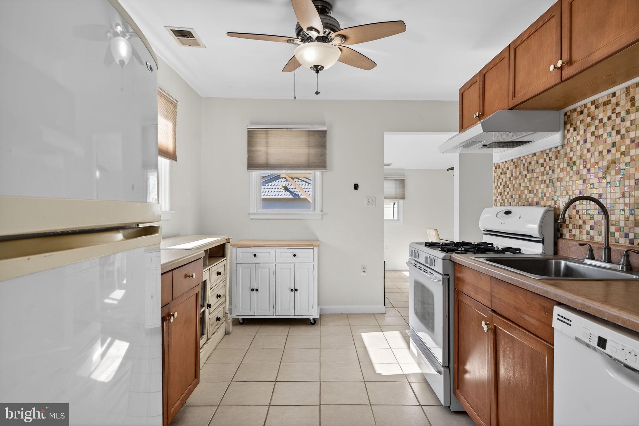 929 Mt Road Burlington, NJ 08016 - Photo 7 of 36