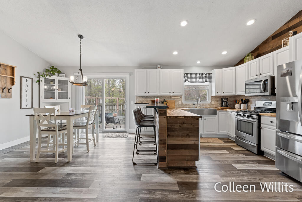 15324 Grand Oak Road Grand Haven, MI 49417 - Photo 16 of 49 15324GrandOakRd-26LoRes