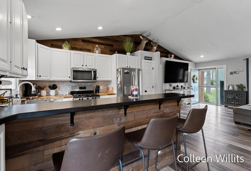 15324 Grand Oak Road Grand Haven, MI 49417 - Photo 19 of 49 15324GrandOakRd-23LoRes