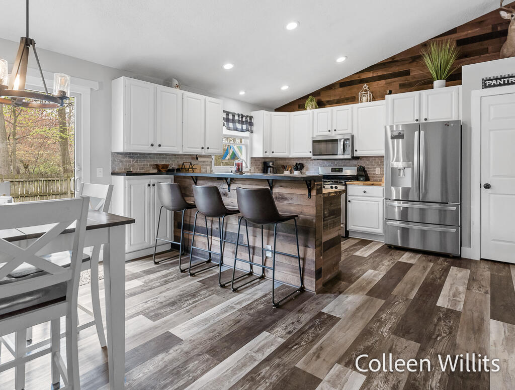 15324 Grand Oak Road Grand Haven, MI 49417 - Photo 21 of 49 15324GrandOakRd-29LoRes