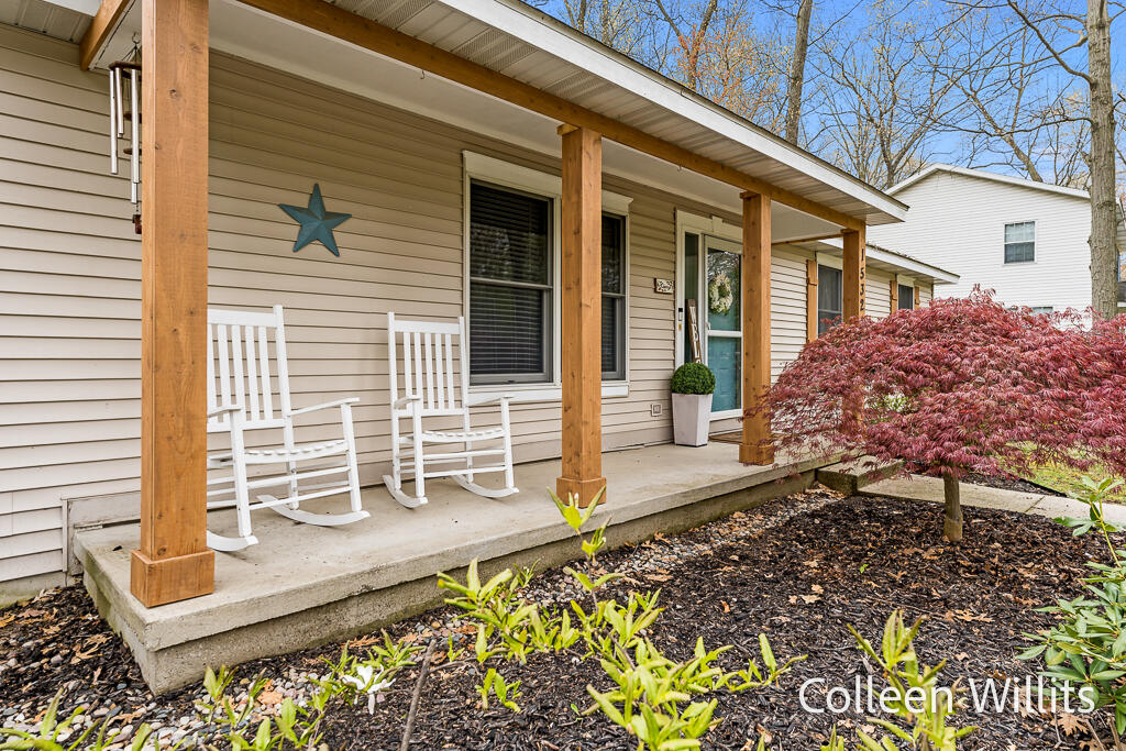 15324 Grand Oak Road Grand Haven, MI 49417 - Photo 3 of 49 15324GrandOakRd-3LoRes