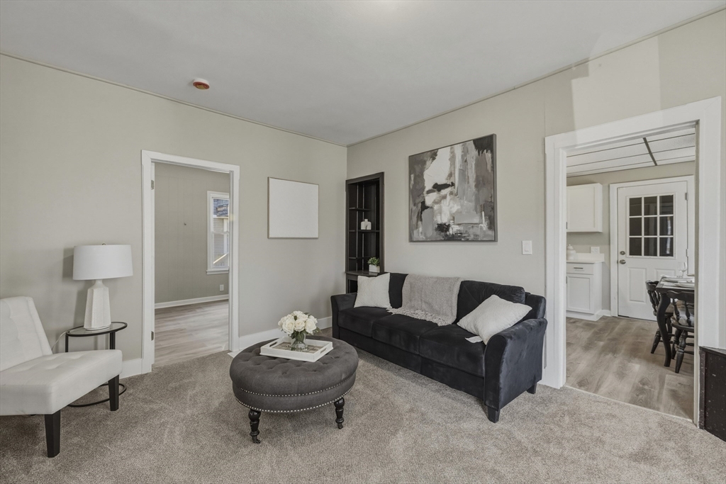 207-209 White Street Springfield, MA 01108 - Photo 5 of 35