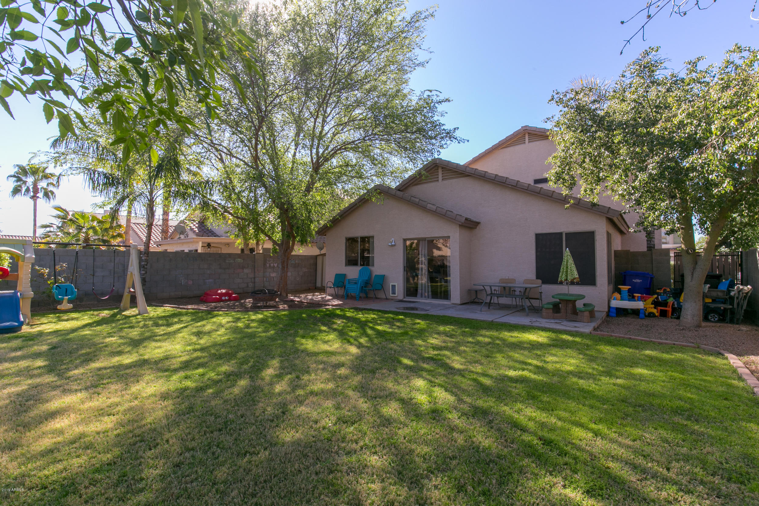 2040 East Appaloosa Road Gilbert, AZ 85296 - Photo 13 of 16 2040 E Appaloosa-21