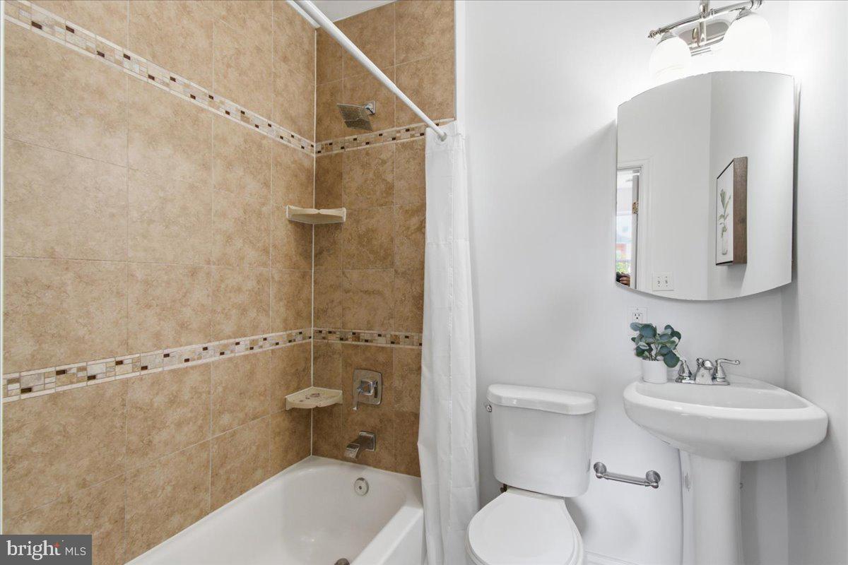 131 R Street Northeast, Unit A Washington, DC 20002 - Photo 15 of 22