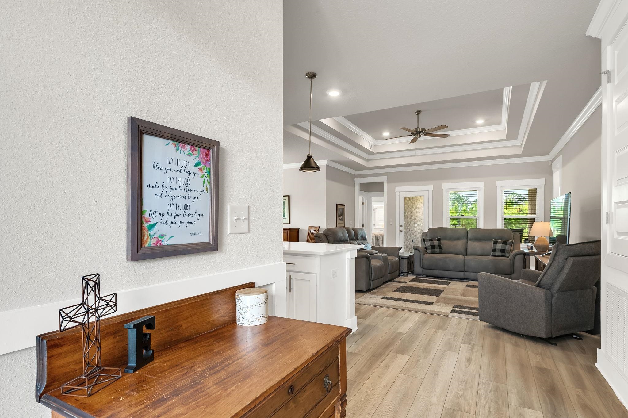 9816 Lakeview Drive Foley, AL 36535 - Photo 7 of 59 Living Room