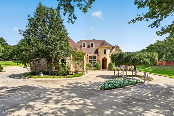 $1,025,000 | 10513 Silver Fox Court, Fort Worth, TX 76108