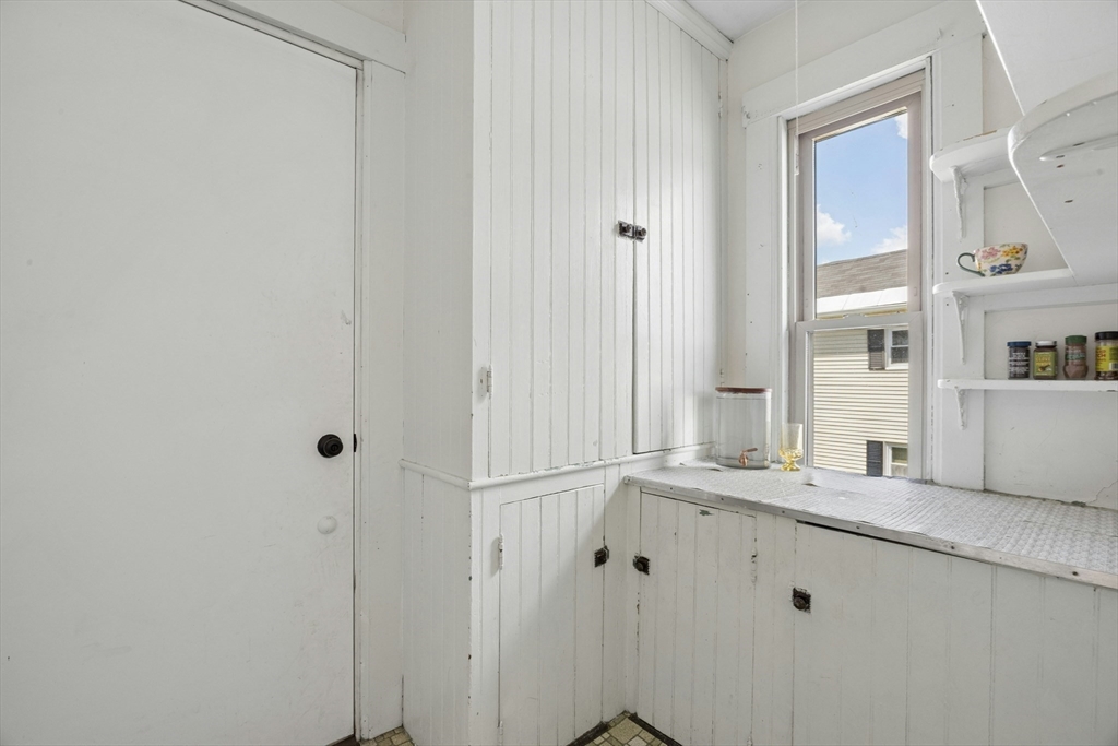 216 Walnut Street Clinton, MA 01510 - Photo 15 of 42
