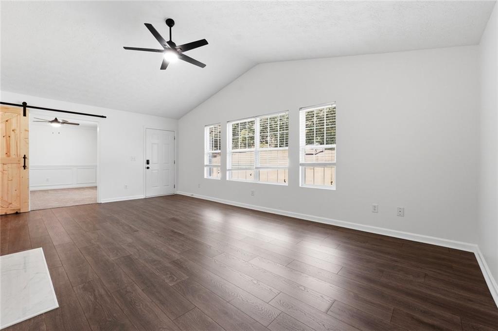 275 Jack Russell Road Newnan, GA 30263 - Photo 7 of 33