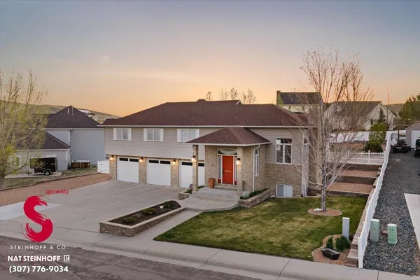 $816,000 | 5821 South Chestnut Street, Casper, WY 82601