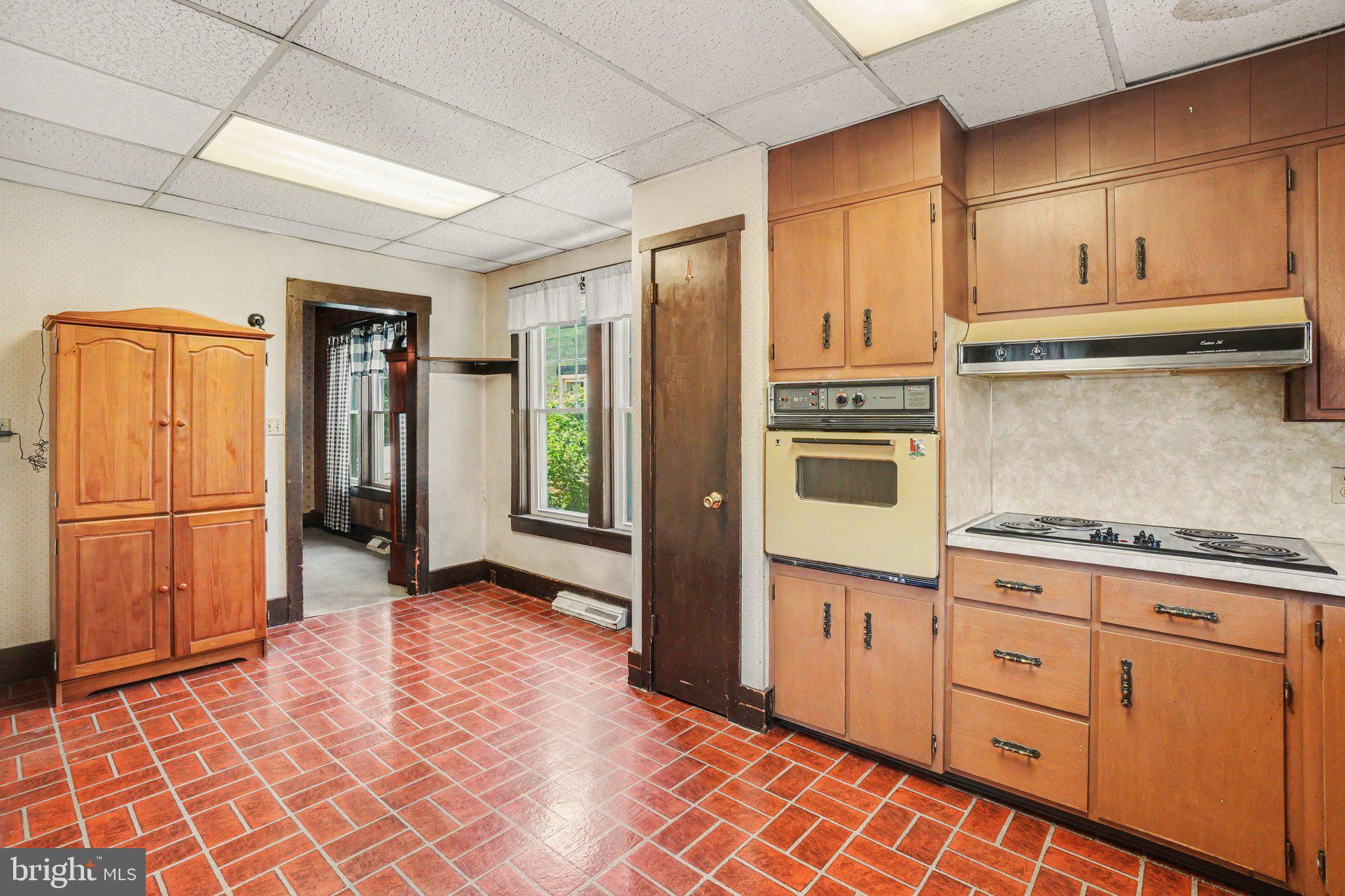 225 Garfield Road Bernville, PA 19506 - Photo 10 of 37 Kitchen - Pantry