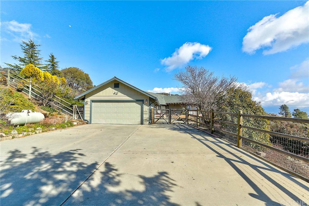 24120 Jacaranda Drive Tehachapi, CA 93561 - Photo 31 of 36