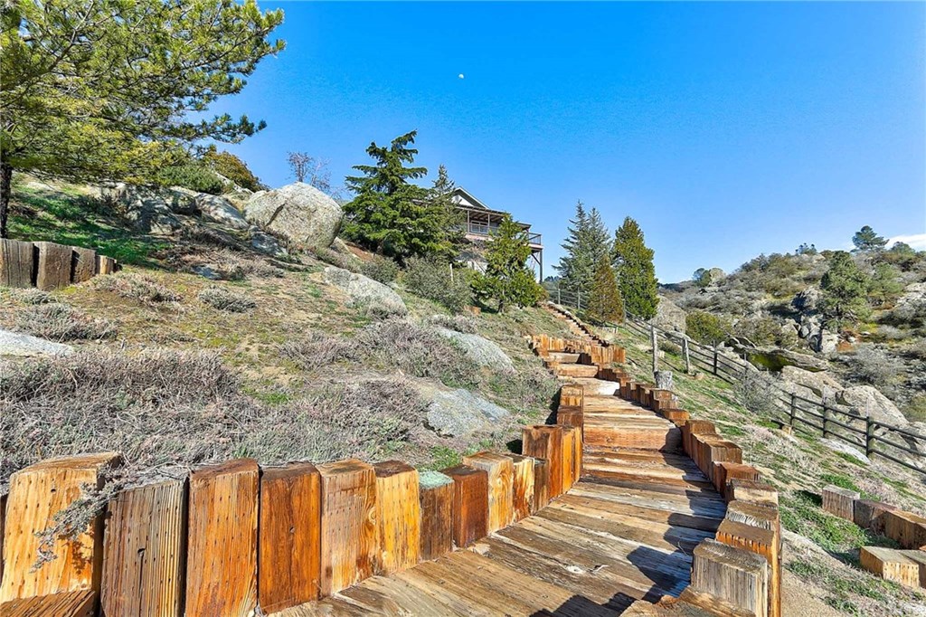 24120 Jacaranda Drive Tehachapi, CA 93561 - Photo 34 of 36