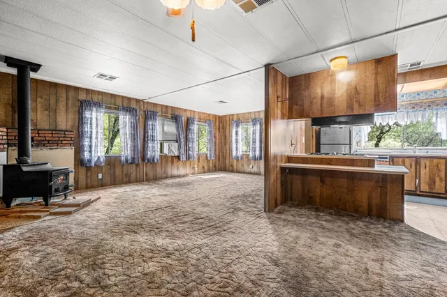 a view of a storage & utility room