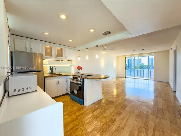 $1,700 | 2861 Leonard Drive, Unit F503, Aventura, FL 33160