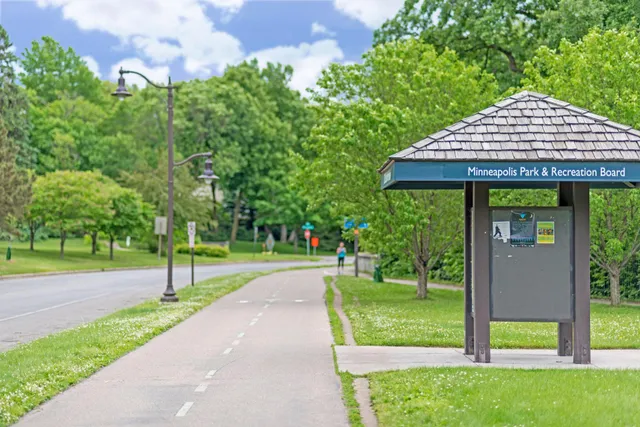 $899,900 | 104 Mississippi River Boulevard, St. Paul, MN 55104